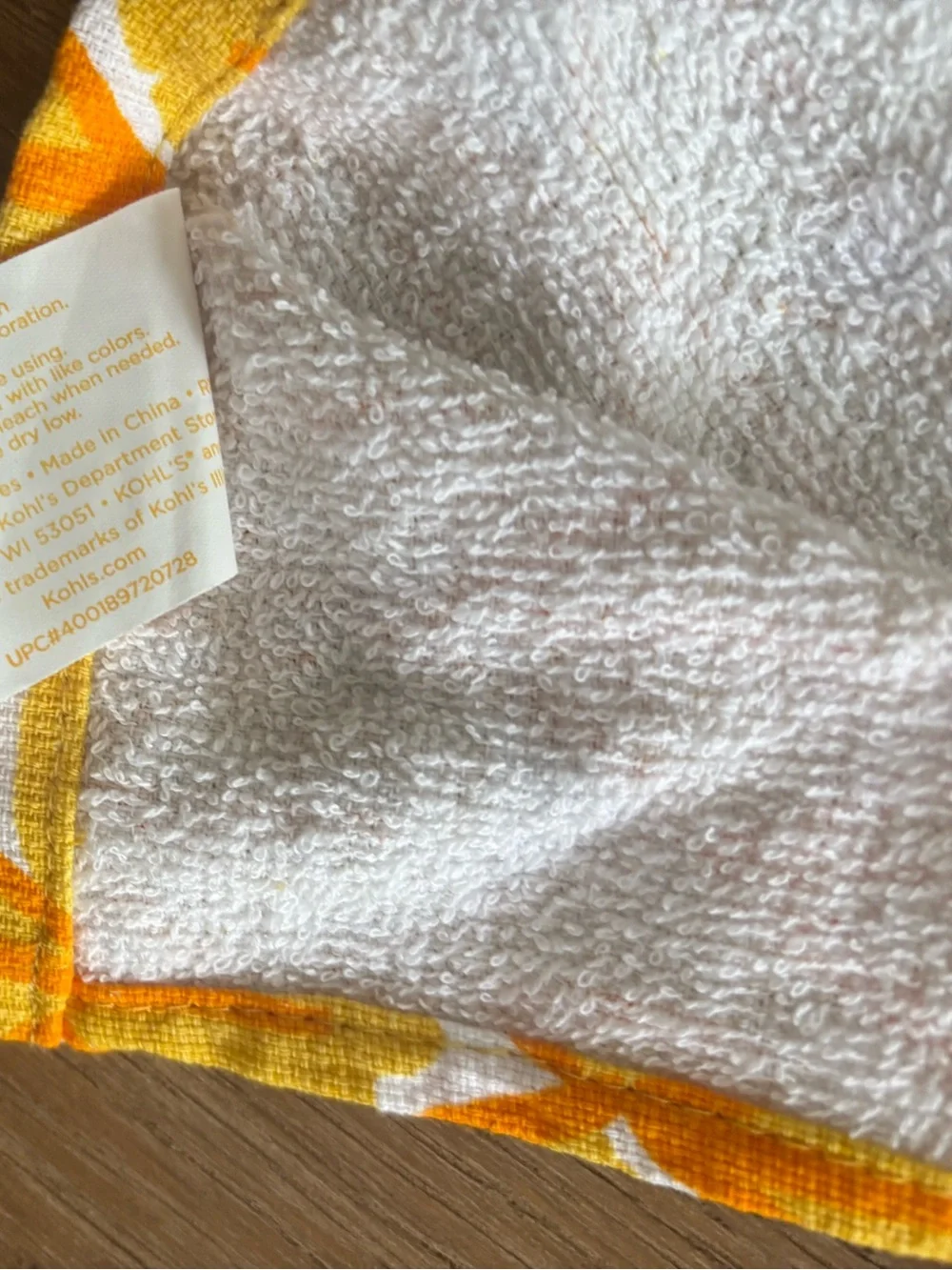 Pineapple Kitchen Towel with Green Leaf Top set